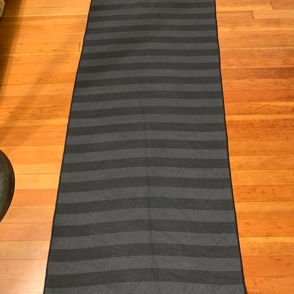 Yoga skidless towel